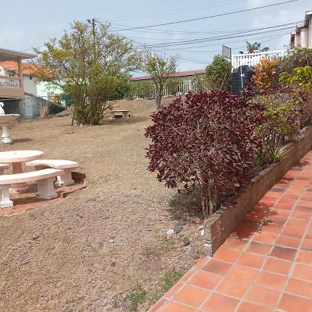 كاسترايْزْ Aanola Villas المظهر الخارجي الصورة